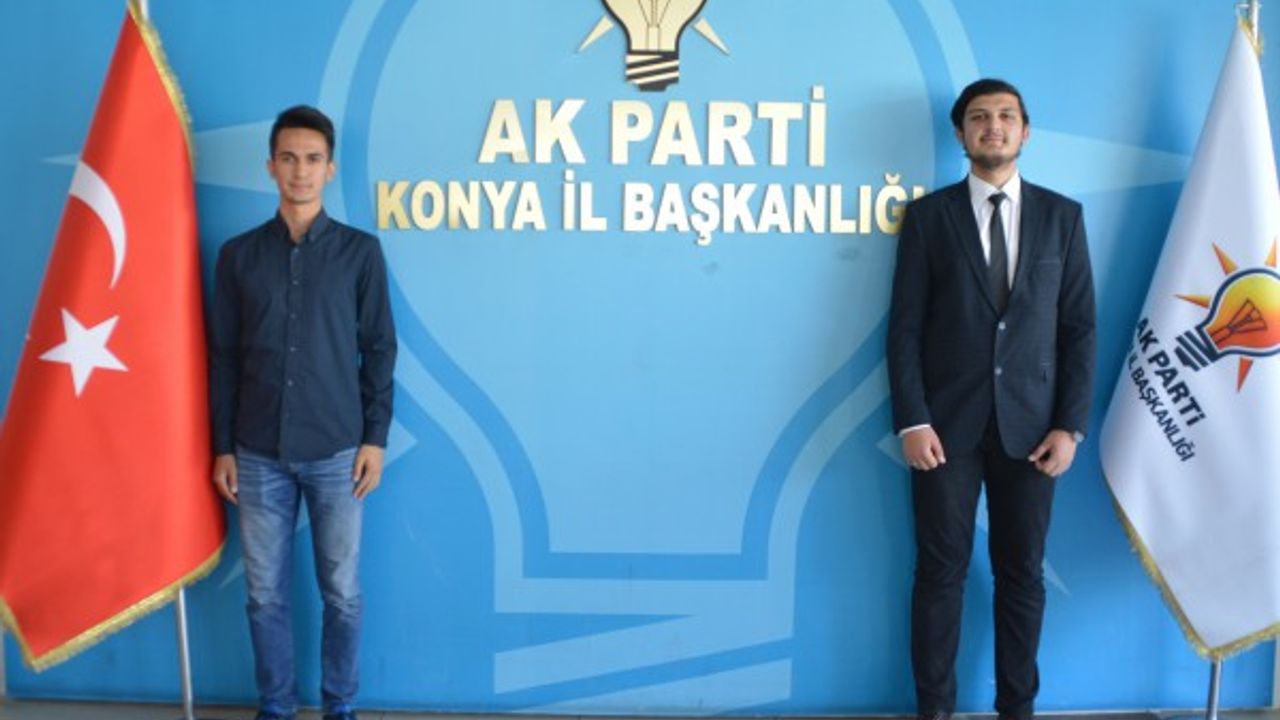 18 yaşındaki iki genç milletvekilliği aday adaylığı için başvuru yaptı 