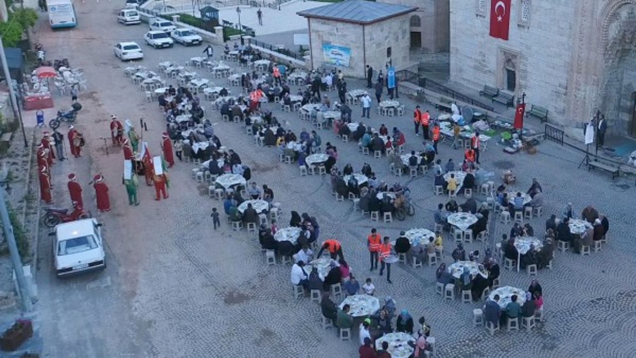 Beyşehir’de mahalle iftarı programları devam ediyor 