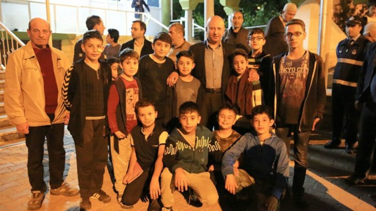 Çolakbayrakdar Çifti, İlk İftarını Şehit Ailesiyle Açtı 