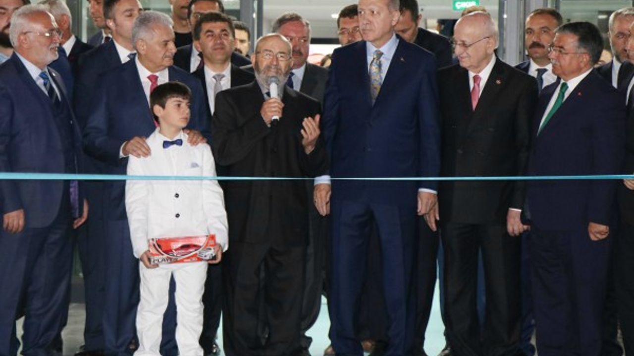 Cumhurbaşkanı Erdoğan ve Başbakan Yıldırım okul açılışına katıldı 