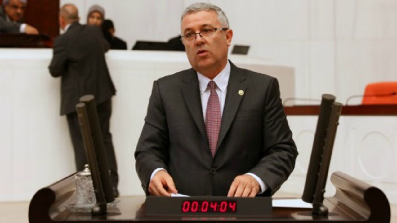 Elitaş’a Arık’tan yanıt: ‘25 Haziran Geldiğinde Erdoğan’ı sırtından vuracaktır’