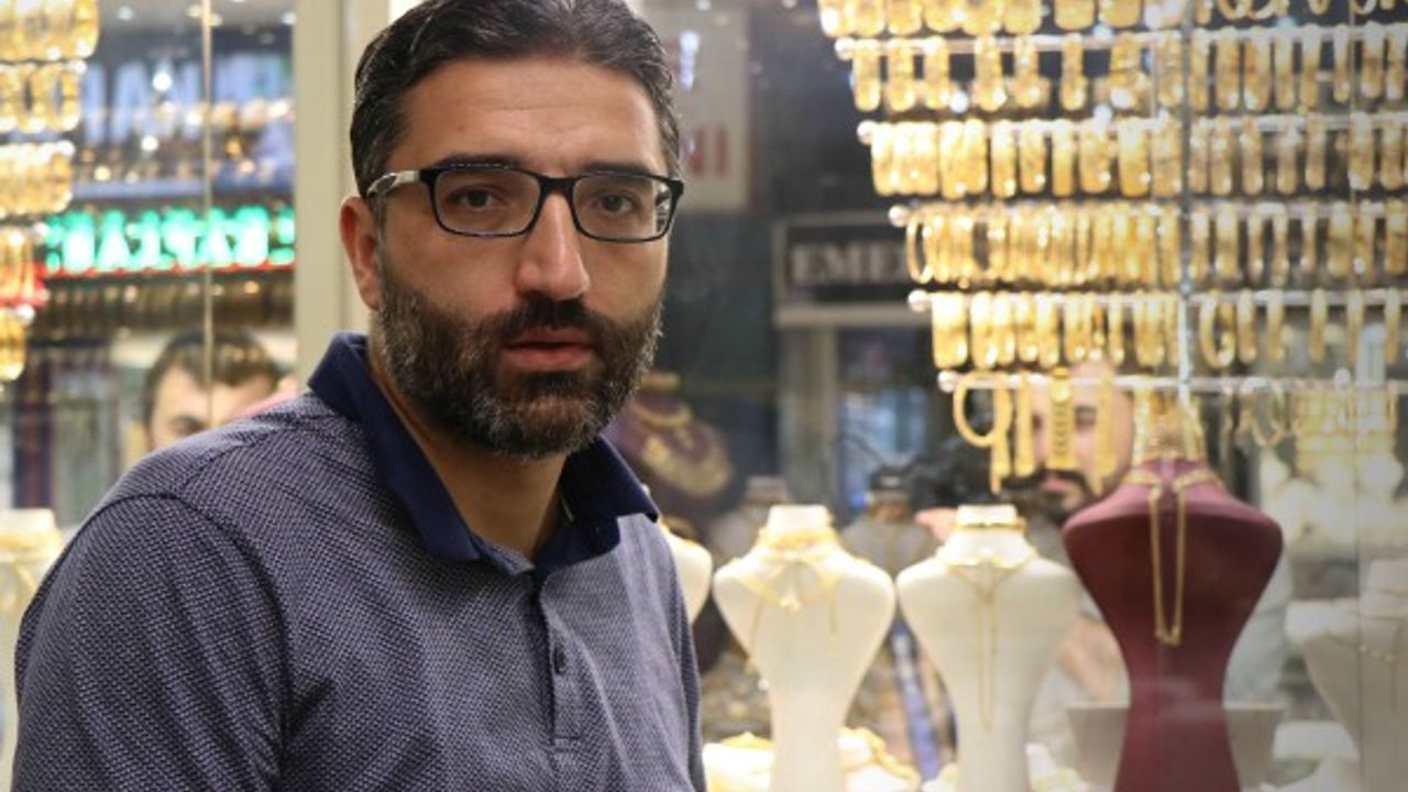 Kazancılar Çarşısı'nda çeyrek altın 320 TL'yi buldu