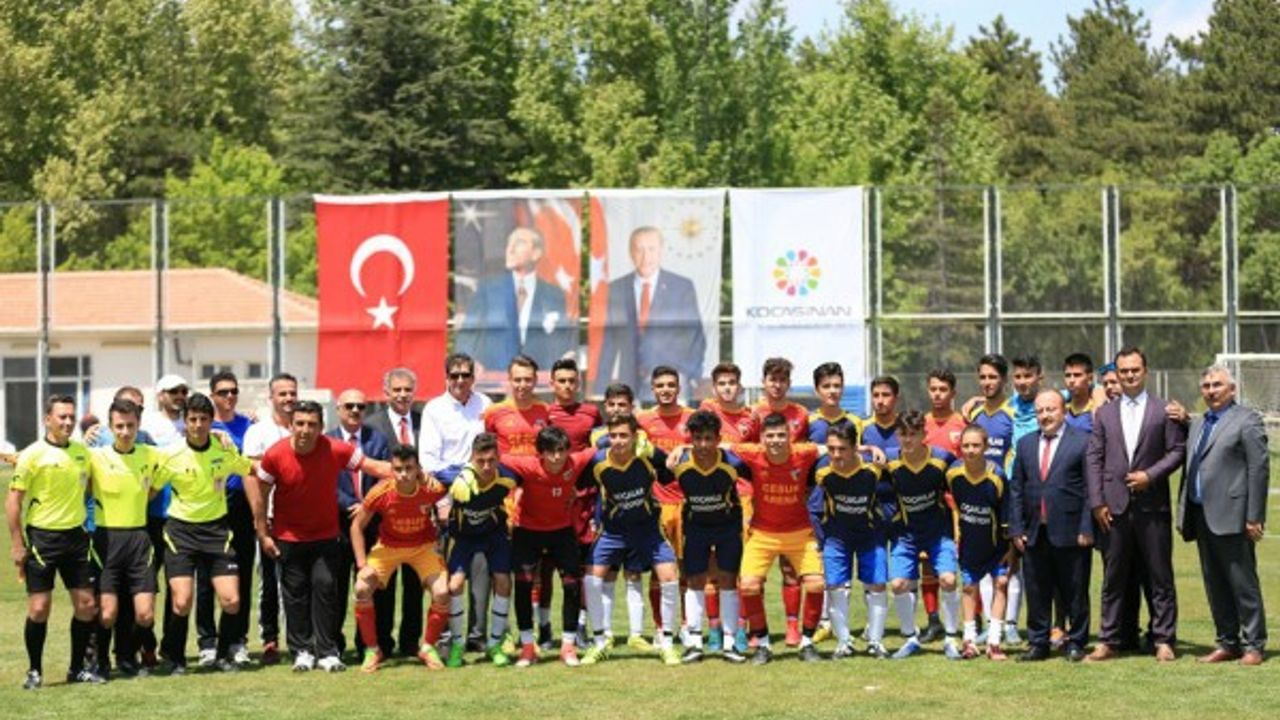 Kocasinan Liseler Arası Futbol Turnuvası sona erdi 