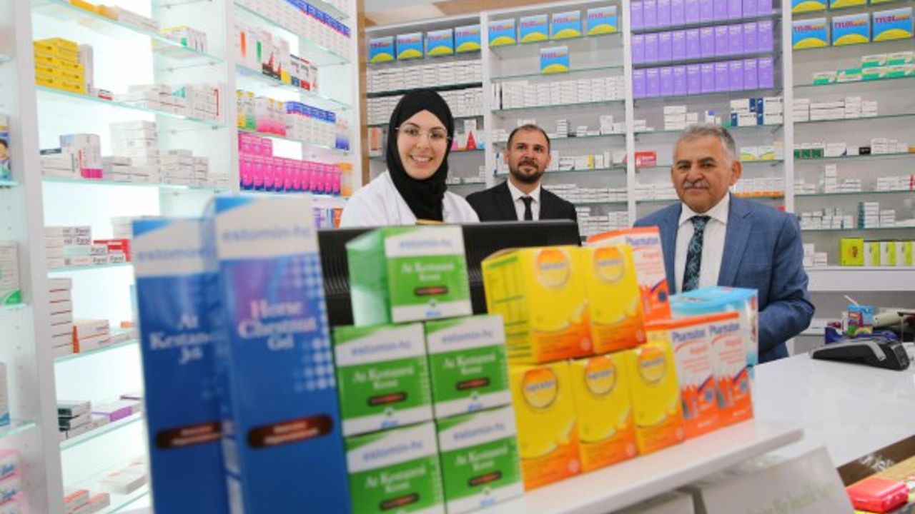  Melikgazi Belediye Başkan Memduh Büyükkılıç'tan 14 Mayıs Eczacılık Günü Mesajı 