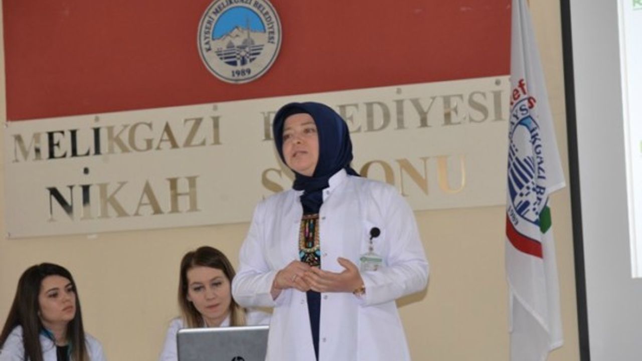 Melikgazi Sağlık Seminerlerinde bilinçli ilaç kullanımı konuşuldu 