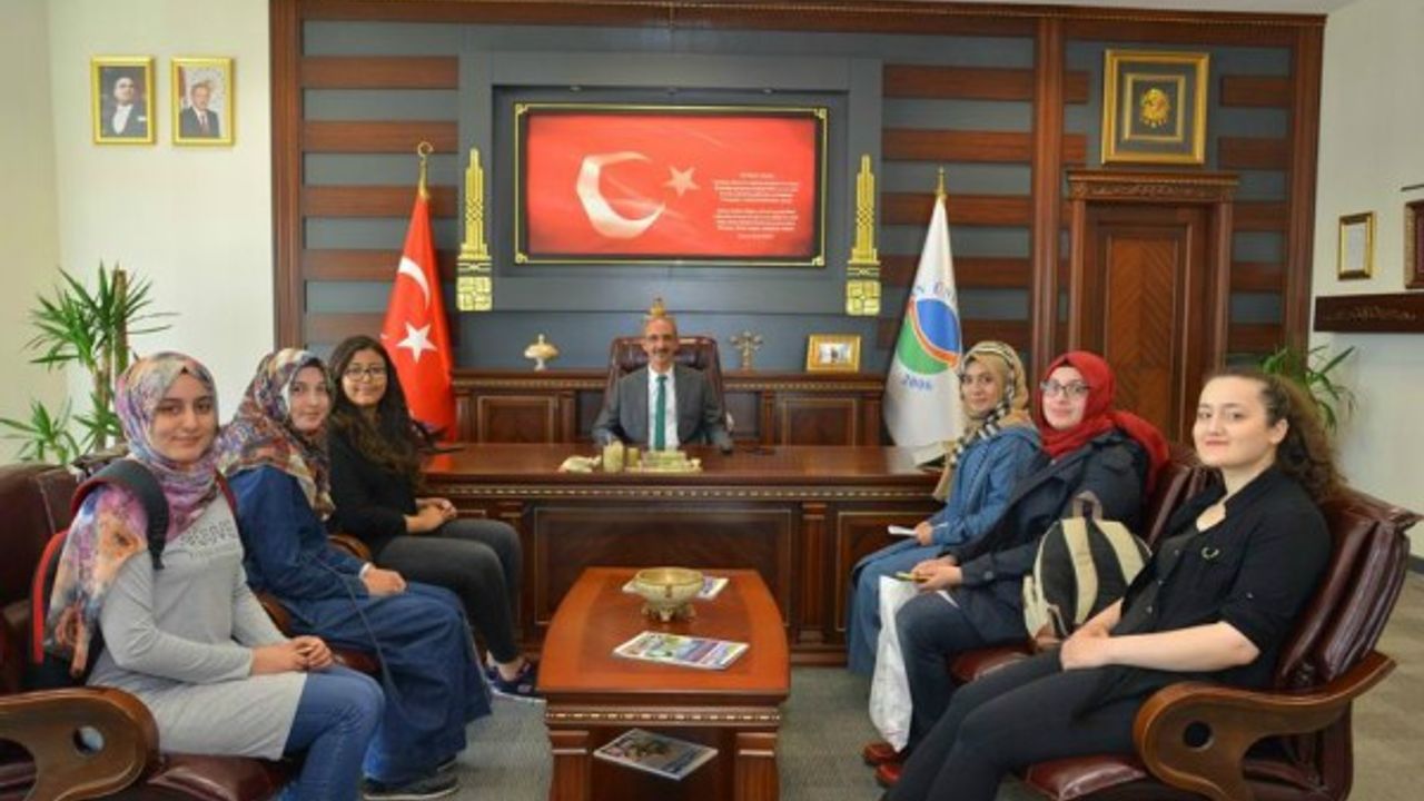Tıp Fakültesi öğrencileri Rektör Karakaya’yı ziyaret etti 