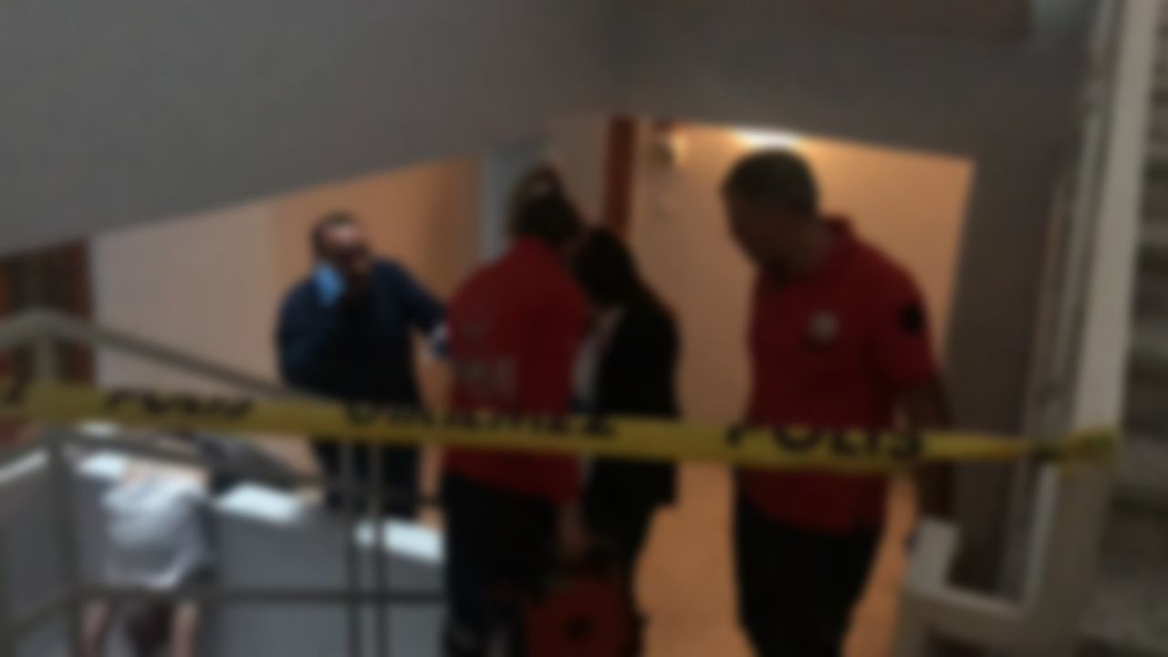 Aksaray’da bir kişi apartman boşluğunda ölü bulundu 