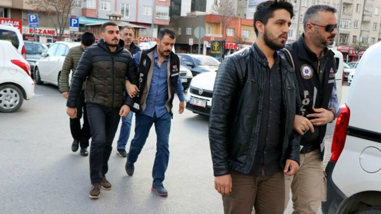 FETÖ'den gözaltına alınan 3 asker serbest