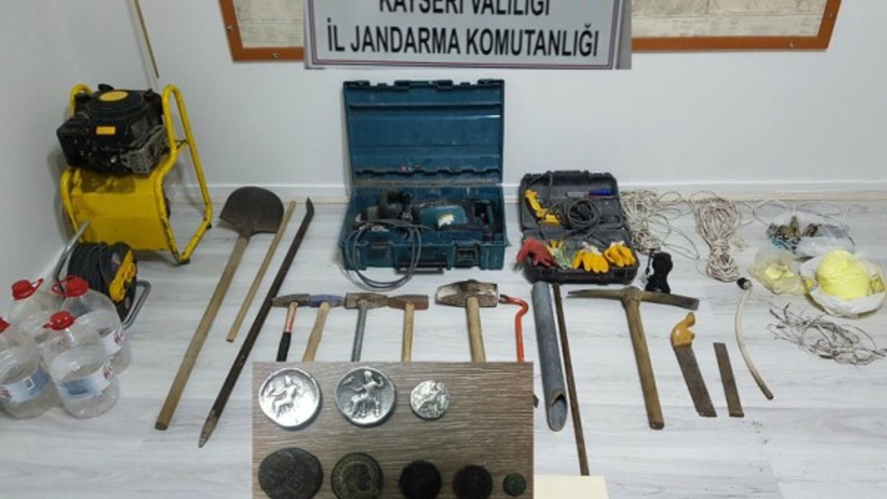 Kayseri’de izinsiz kazı yapan şahıslara operasyon: 9 gözaltı