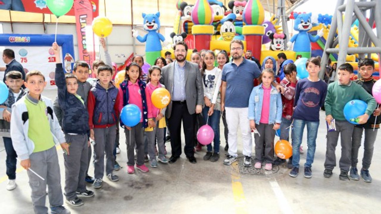 Kitap fuarı ve çocuk festivali ziyaretçi akınına uğradı 