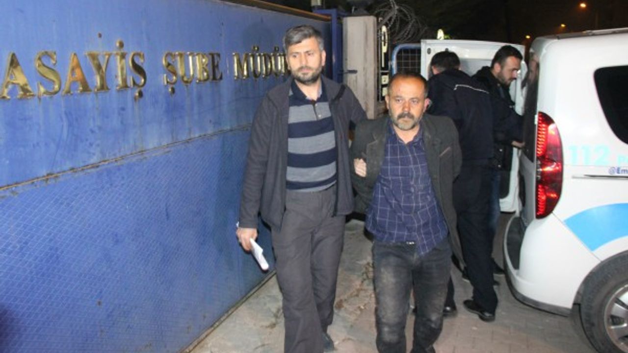 Motosikletli rögar kapağı hırsızları kovalamaca sonucu yakalandı