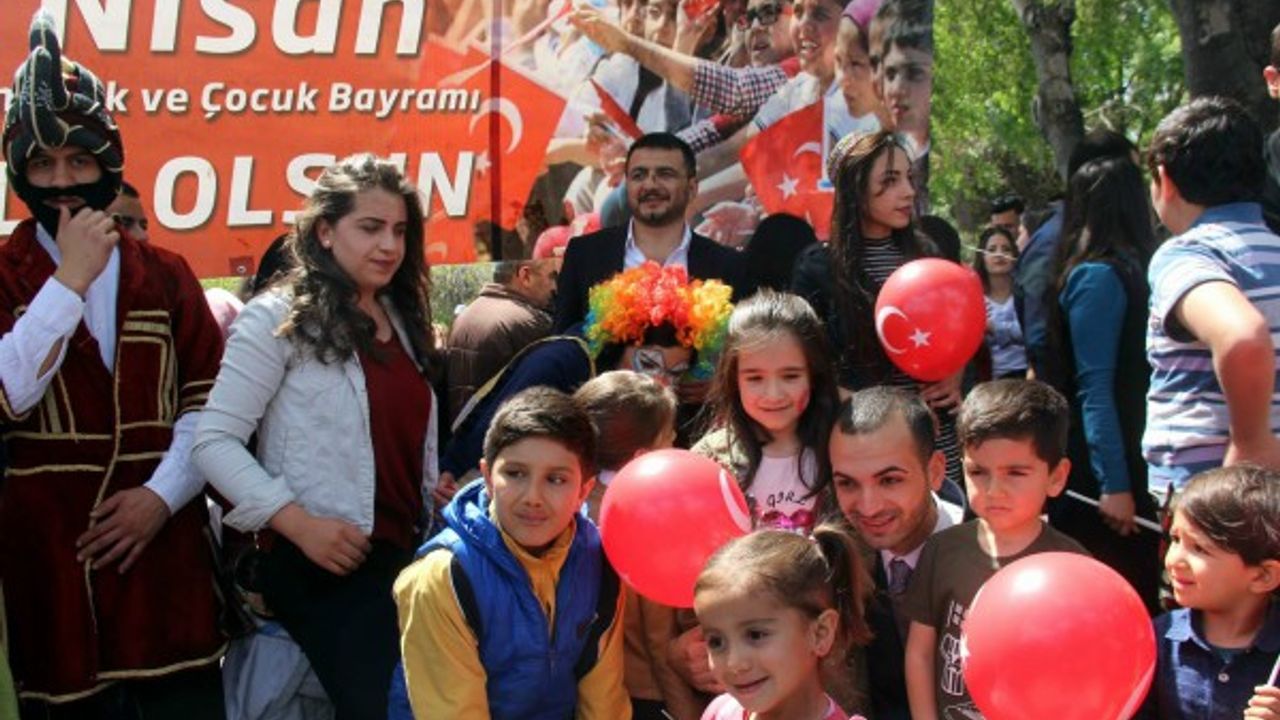 Ülkü Ocakları 23 Nisan Ulusal Egemenlik ve Çocuk Bayramı’nı kutladı 