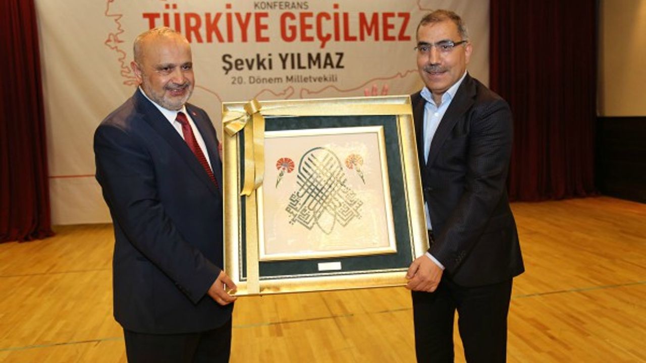 Yılmaz: "Aklı olan Türkiye ile birlikte hareket eder"