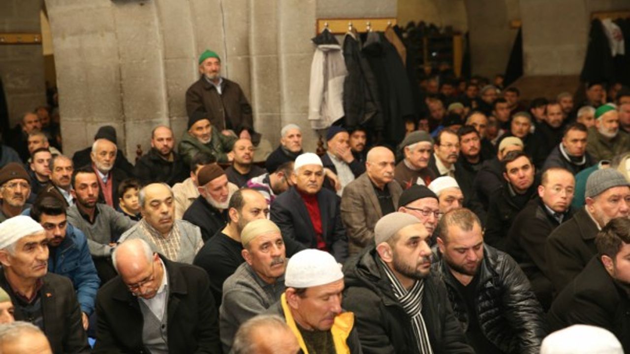Afrin Şehitlerine Dua İçin Sabah Namazında Buluştular