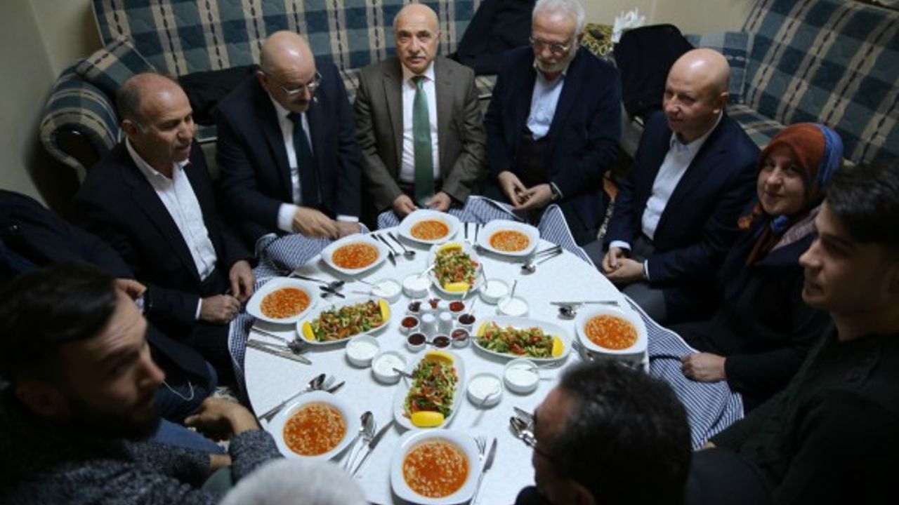 Başkan Çolakbayrakdar çat kapı ziyaretlere devam ediyor