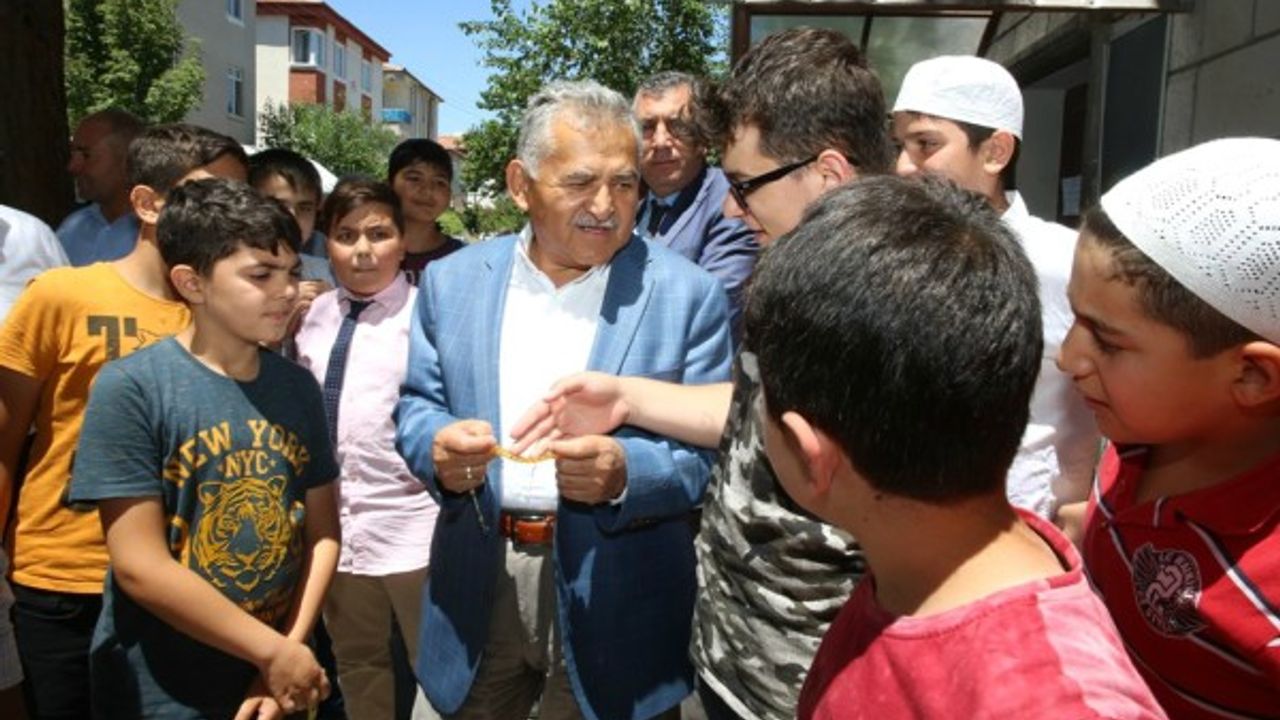  Başkan Memduh Büyükkılıç, Esenyurt Mahalle haklıyla bir araya geldi 