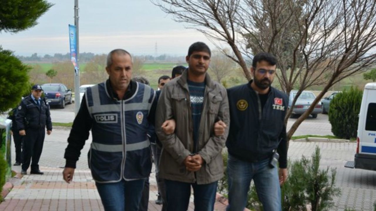 Afrin harekatı aleyhine propaganda yapanların evinde, öldürülen PKK'lıların fotoğrafları çıktı