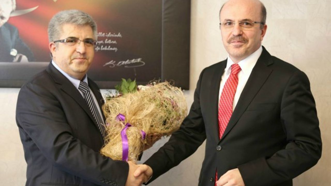 Başhekim Prof. Dr. İlhami Çelik görevini teslim aldı