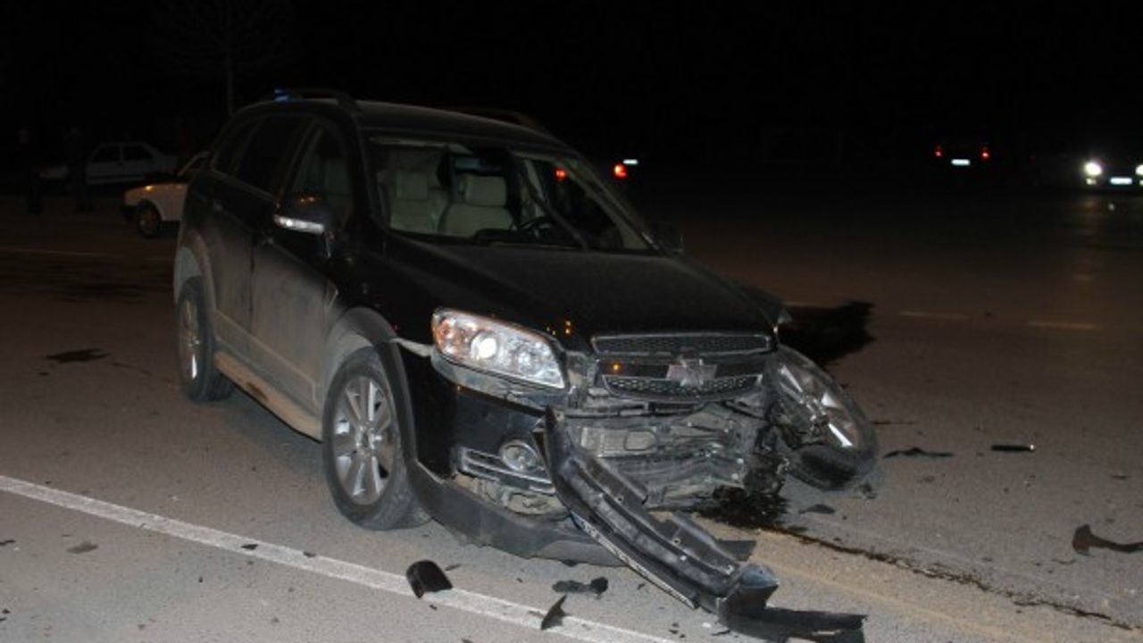 Cip ile otomobilin çarpıştığı kaza güvenlik kamerasında 