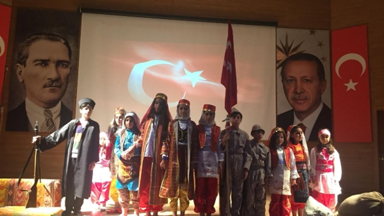 Melikgazi Belediyesi Çocuk Meclisi’nden “İstiklal Marşı” Konulu Tiyatro Gösterimi