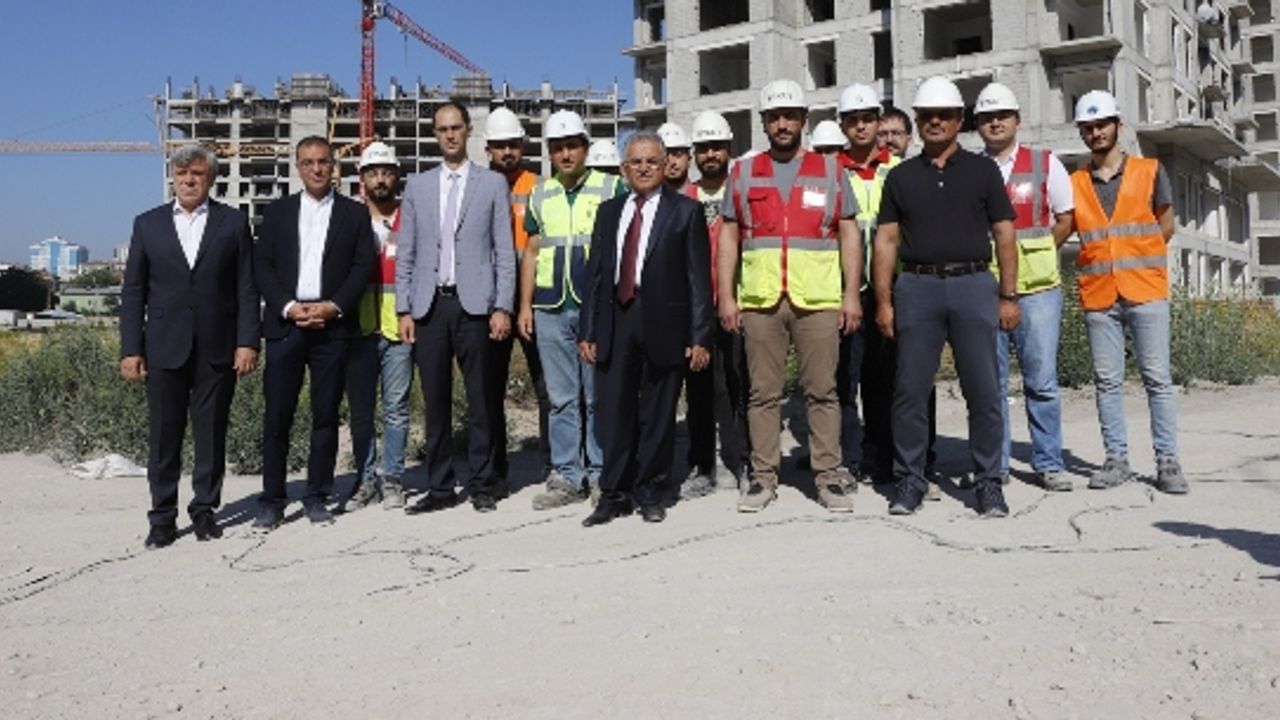 Büyükkılıç, "Kentsel dönüşümde hızlı ilerliyoruz" 