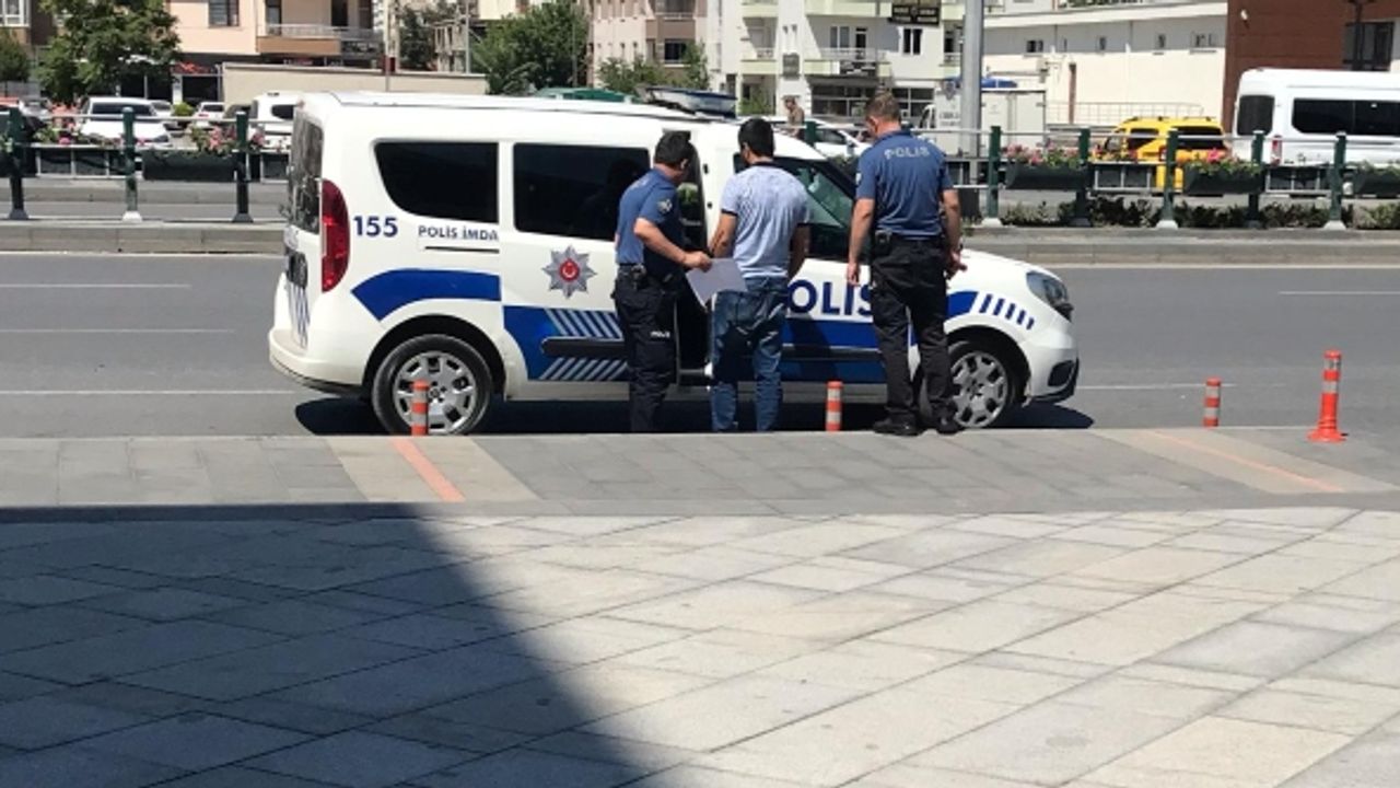 Cinayet davası öncesi yumruklar konuştu: 1 yaralı