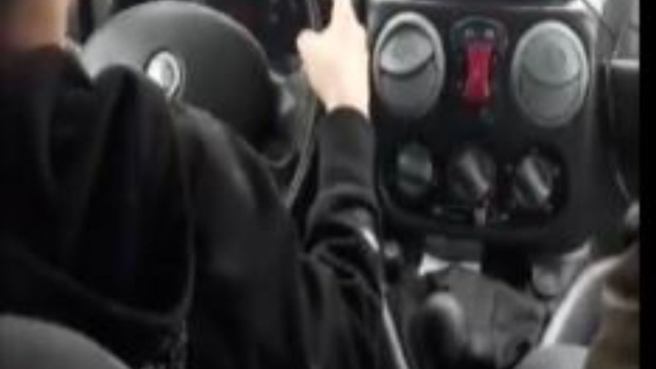 10 yaşındaki oğluna trafikte araç kullandıran şahıs yakalandı 
