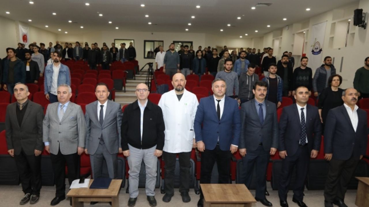 ERÜ’de “Milletin Sesi Mehmet Akif Ersoy” Konulu Konferans Düzenlendi  