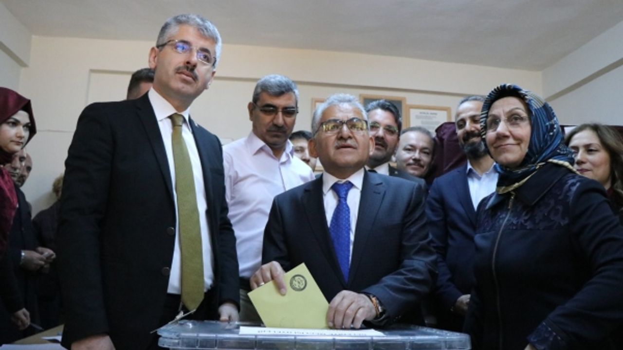 Büyükkılıç: “MHP Ve Ülkücü Gençliğie Minnet Duyuyorum”