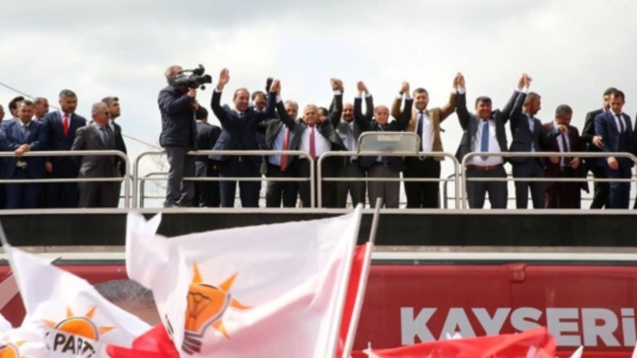 İYİ Parti Tomarza İlçe Yönetimi istifa ederek Cumhur İttifakı'na katıldı 