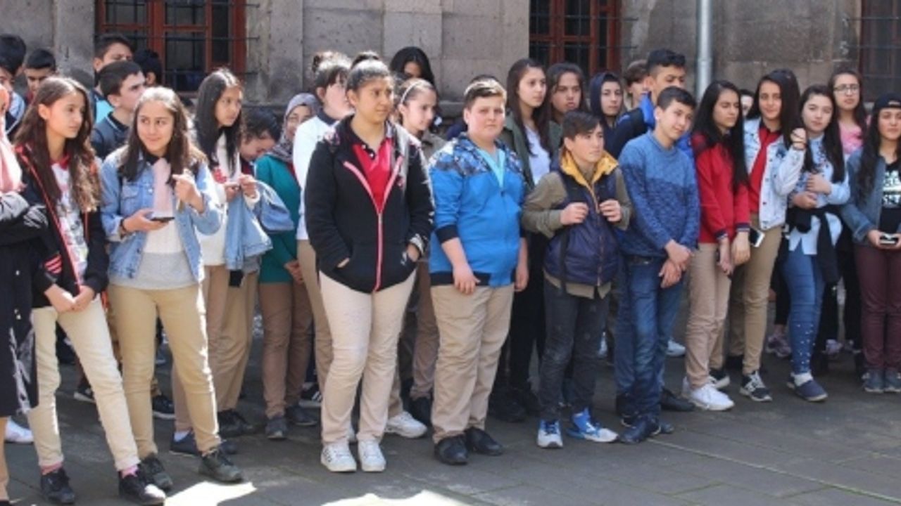 Büyükkılıç'ın 23 Nisan hediyesinde 33 bin kişi hayvanat bahçesini ziyaret etti 