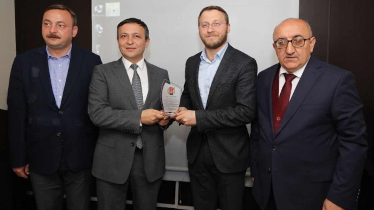 ERÜ Rektörü Çalış, gazetecilere yönelik eğitim seminerine katıldı