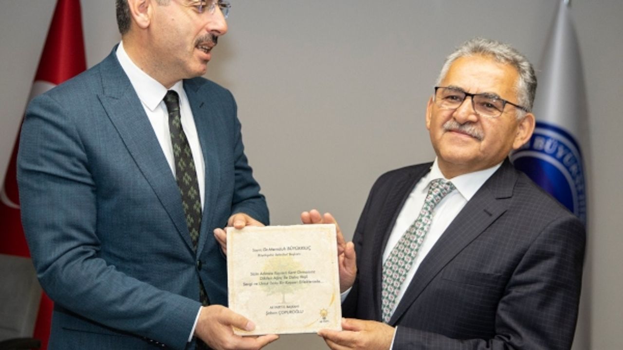 AK Parti İl Teşkilatı, Başkan Büyükkılıç’ı ziyaret etti 