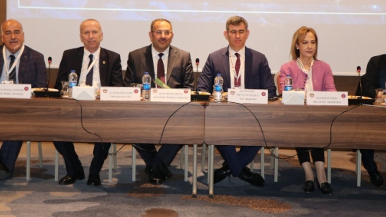 Feyzioğlu: "Fransa önce Afrika’da yaptığı soykırımın hesabını versin" 