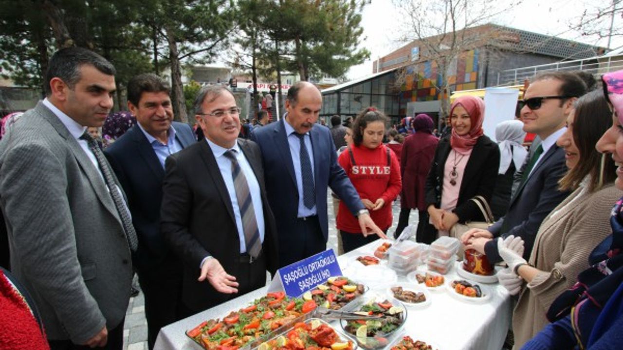Hacılar'da TSKGV yararına yardım kermesi düzenlendi  