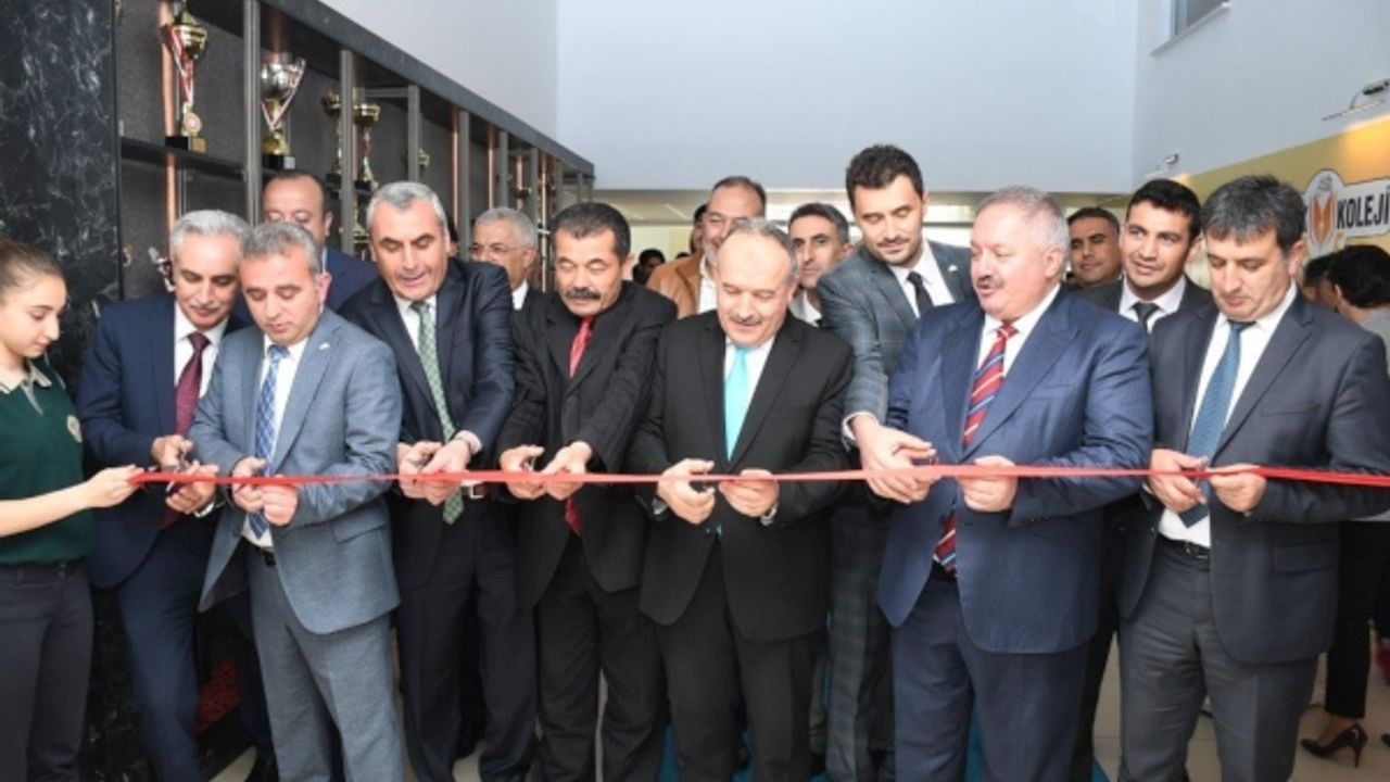 Kayseri OSB Teknik Koleji Kütüphanesi’nin Açılışı ve 2019 Bahar Şenlikleri Ödül ve Kapanış Töreni