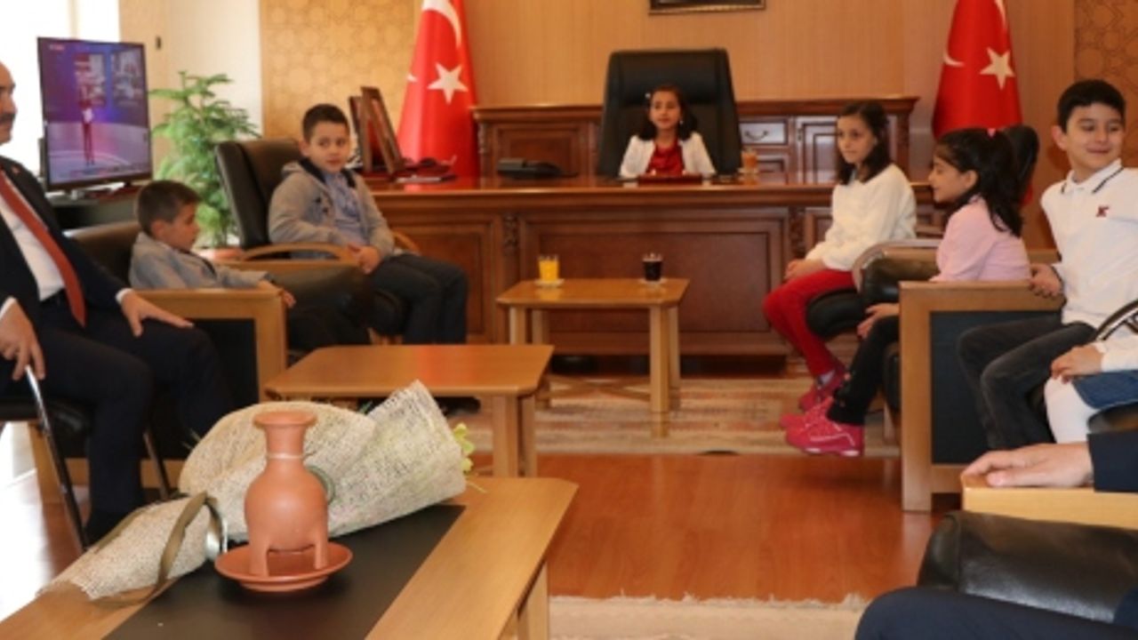 Kayseri Valisi Şehit Kızı Ceyda Çelik oldu 