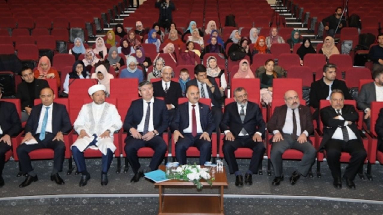 Türkiye'de İslam Bilimleri Alanında Eğitim Gören Kazakistanlı Öğrenciler ERÜ’de buluştu 