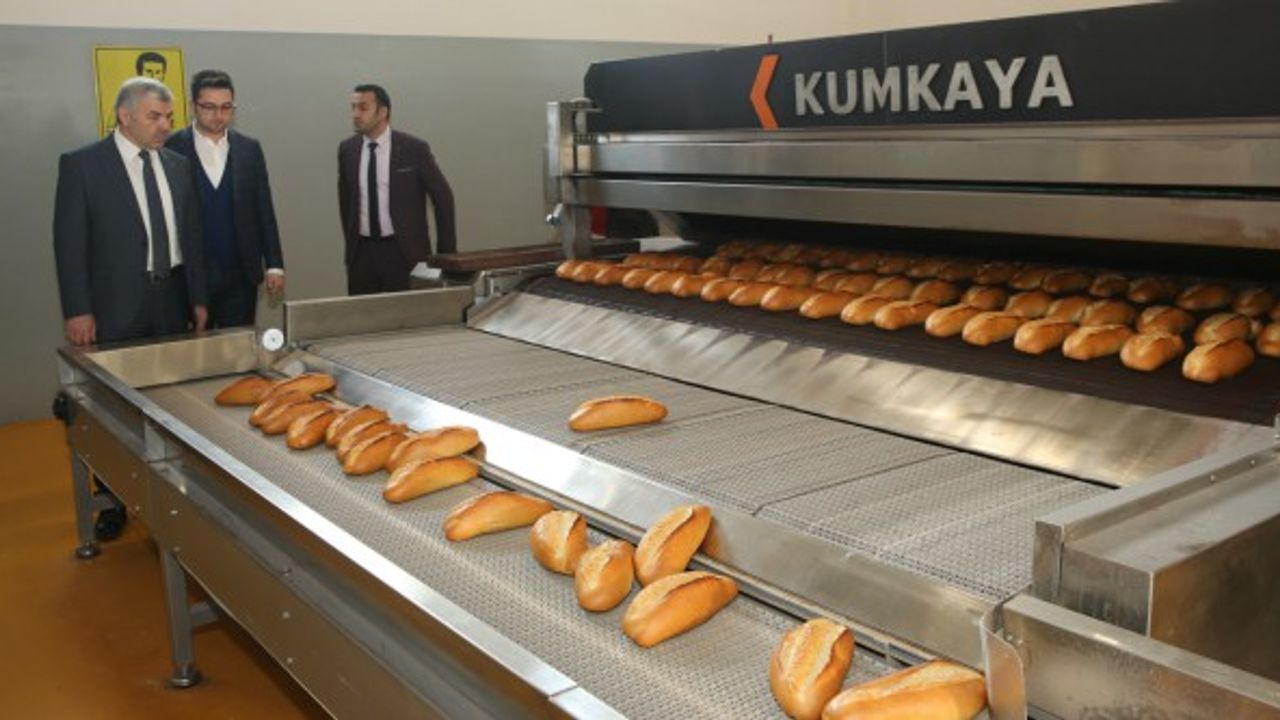 Başkan Çelik, sabah erken saatlerde Kent Ekmek’te incelemelerde bulundu 