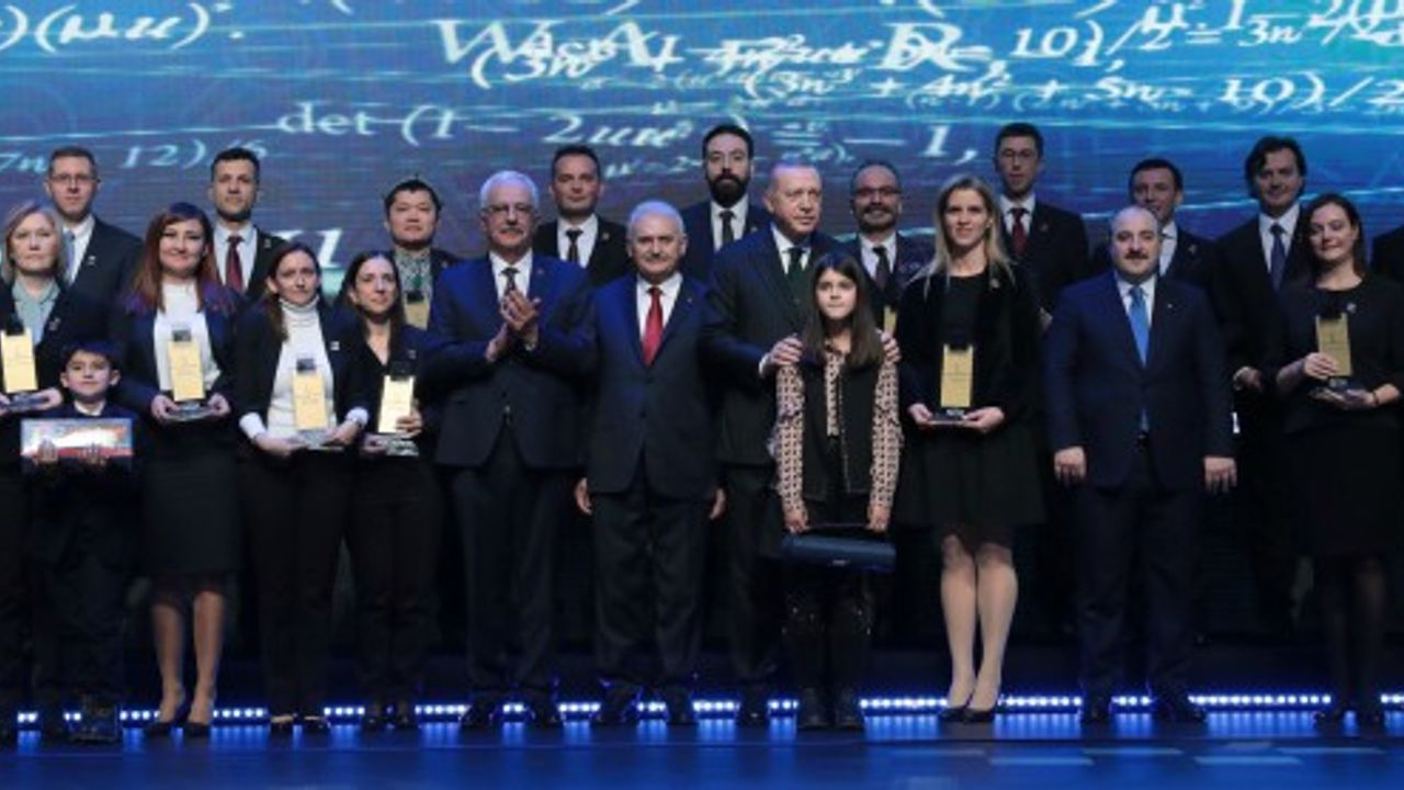 Doç. Dr. Öçsoy’a, TÜBA Üstün Başarılı Genç Bilim İnsanı Ödülü verildi 