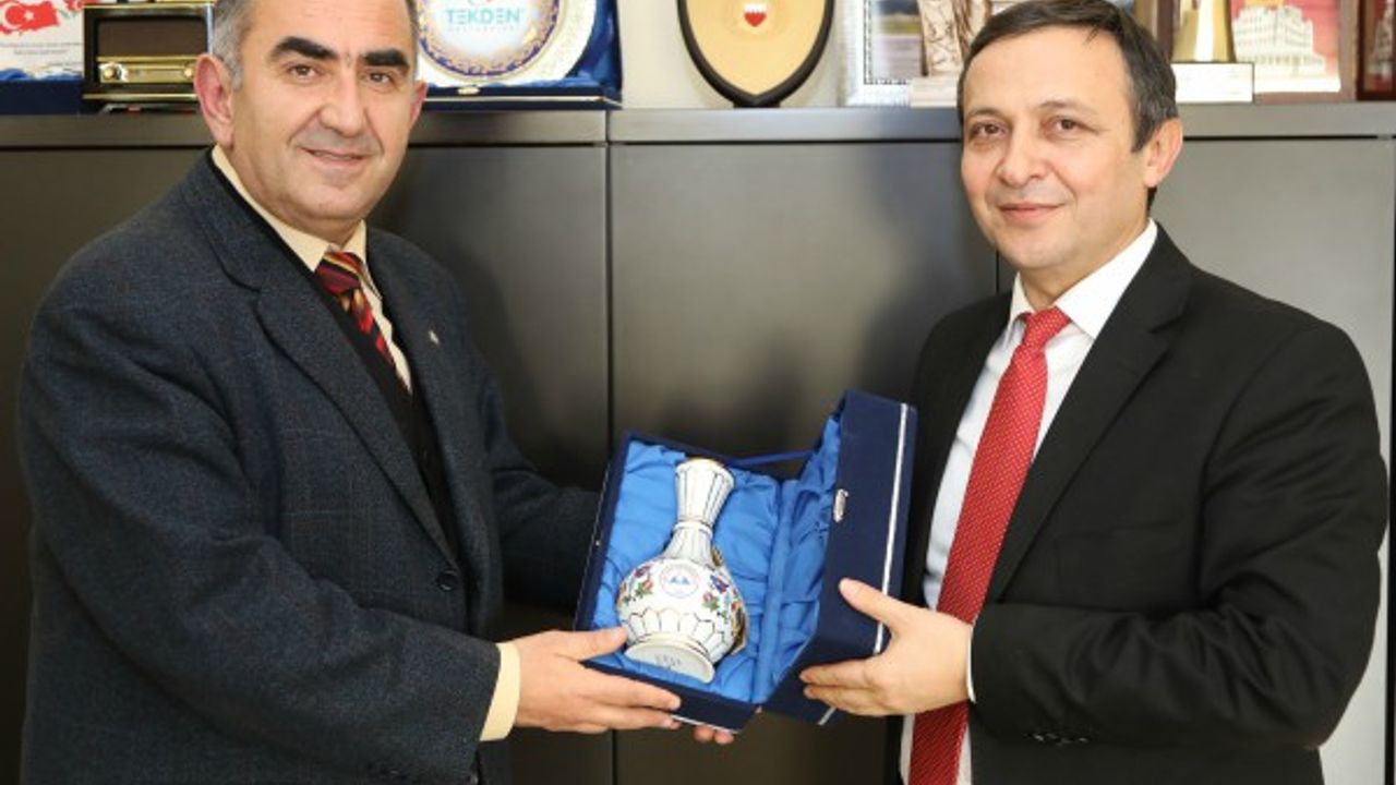 Dünya’nın En Etkili Bilim İnsanları 2018 Listesindeki ERÜ Öğretim Üyeleri, Rektör Çalış’ı Ziyaret Etti 