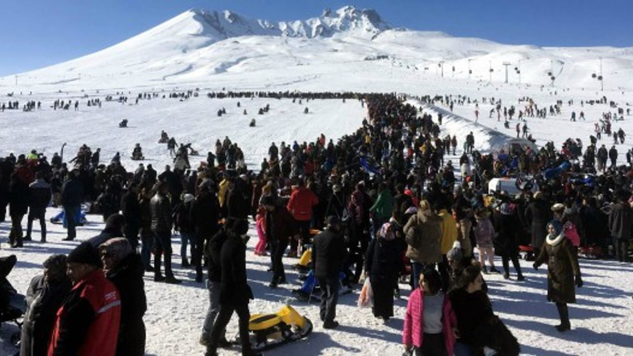 Erciyes hafta sonu 110 bin kişiyi ağırladı 