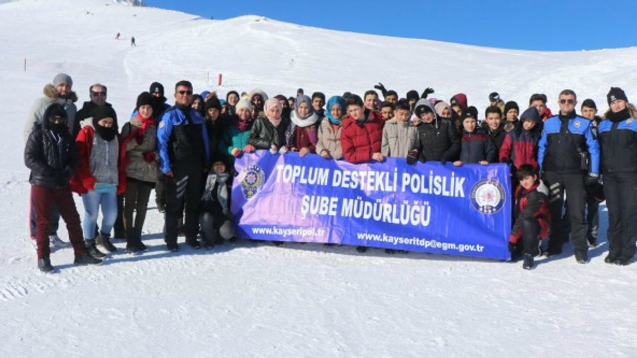 Erciyes'e ilk defa giden öğrenciler heyecanlandı 