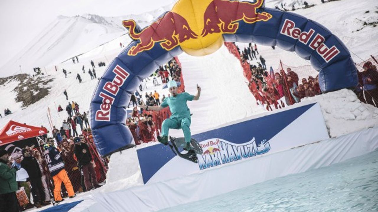 Kar yağıyor, Erciyes spora doyuyor