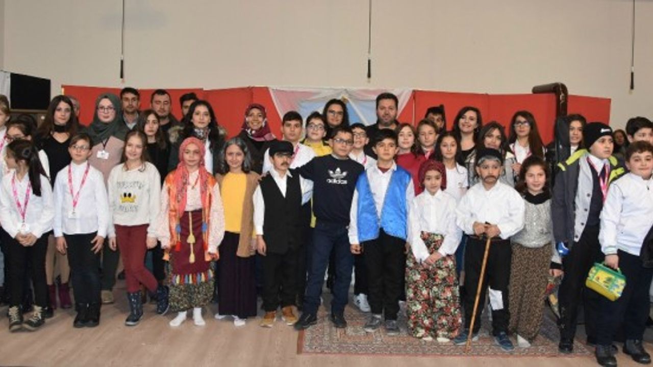 Kayseri Kocasinan çocuk kulübü dönem sonu etkinliği, renkli gösteriler