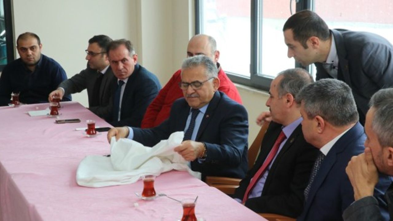Melikgazi Belediyesinden doğa dostu bez çantalar 