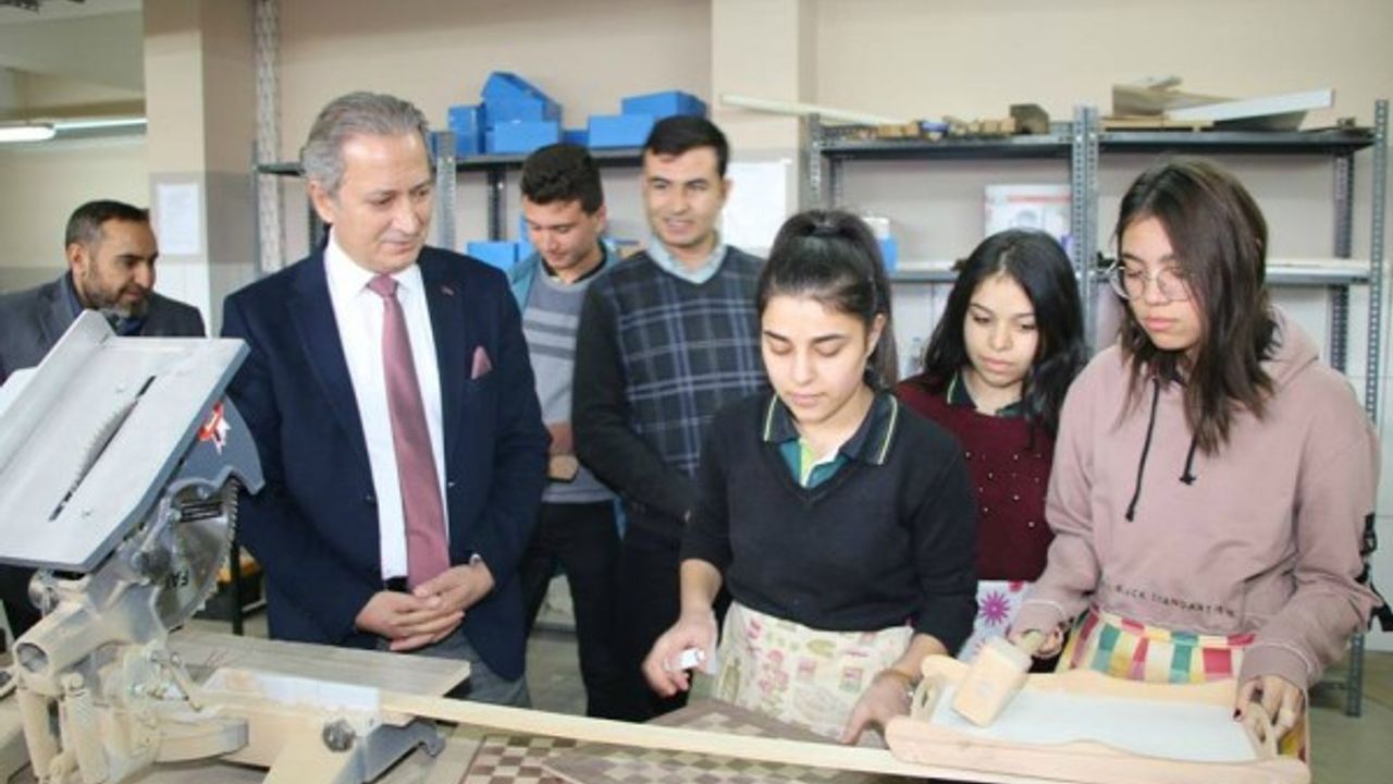 Milli Eğitim Müdürü'nden Ahi Evran Mesleki ve Teknik Anadolu Lisesi'ne ziyaret 