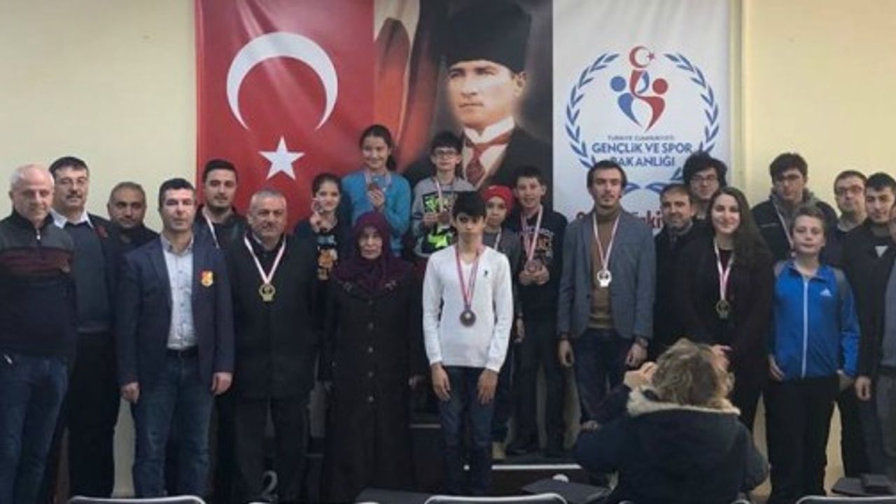 Satranç İl Temsilciliği tarafından düzenlenen Türkiye Kupası Kayseri İl Birinciliği tamamlandı 