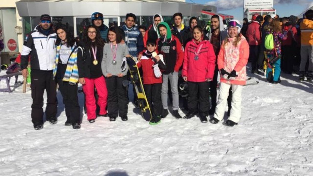 Snowboard il seçmelerinde Develi Belediyesi Kayak Kulübünden büyük başarı 