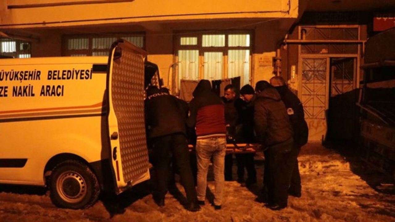 Yalnız yaşayan adam evinde ölü bulundu 